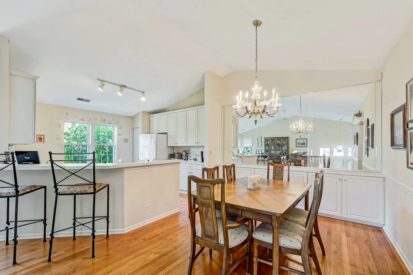 The Hudson Crest Villa – Luxury Living in New York, photo 1 of 5