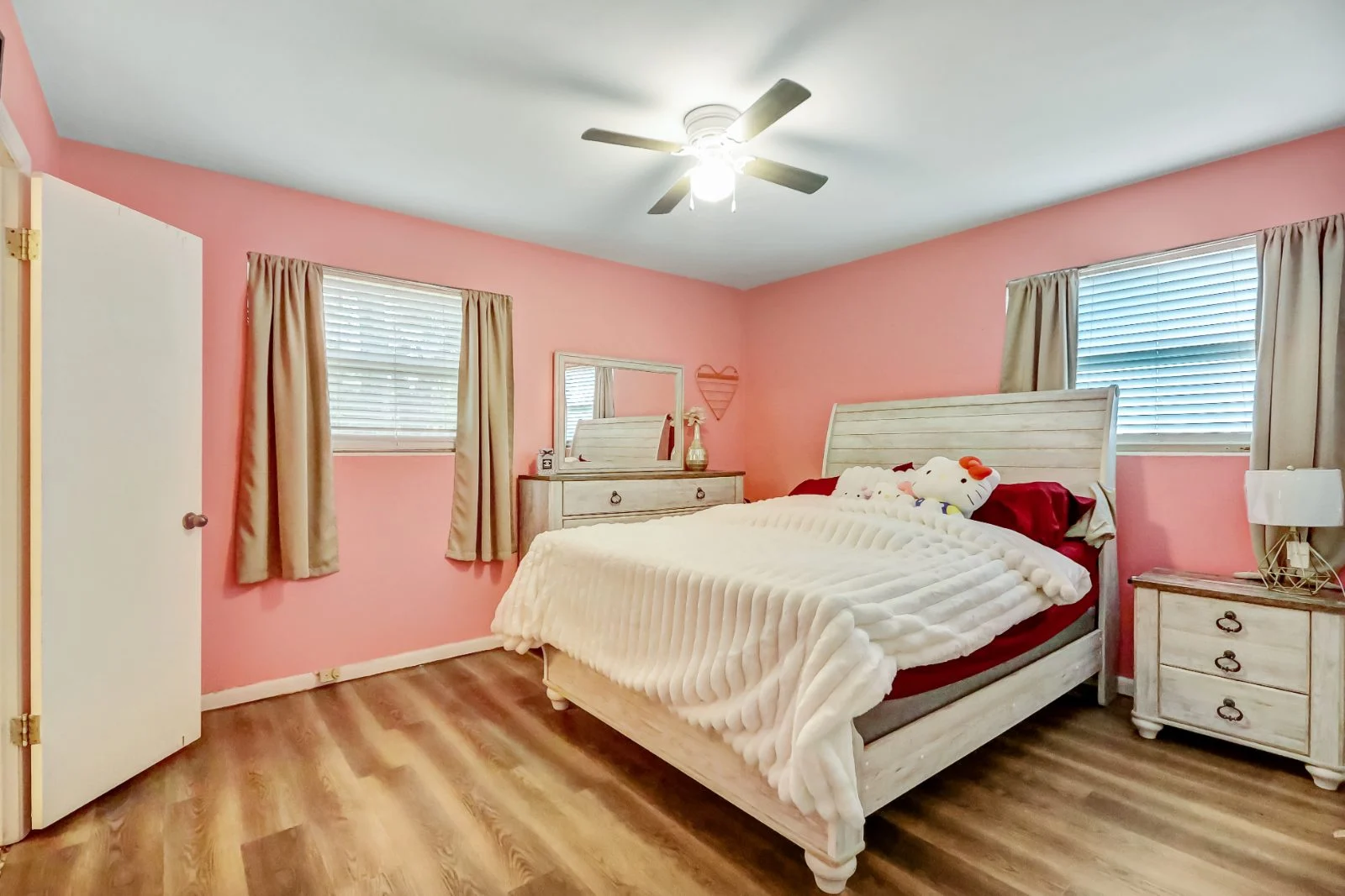 3483 Thornhill Dr, Jacksonville, FL 32277, photo 5 of 9
